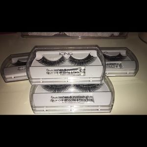 Faux lashes & eye lash glue